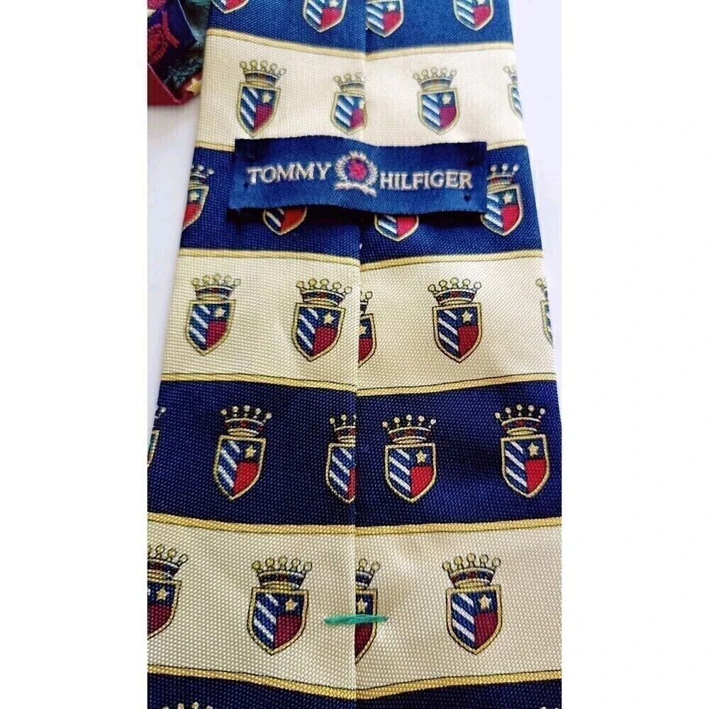Tommy Hilfiger Neck Tie Crest 100% Italian Silk Yellow Red Navy Blue Tie Vtg 90s
